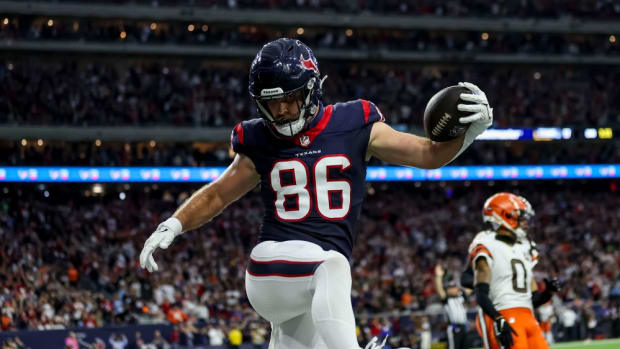 Houston Texans' tight end Dalton Schultz